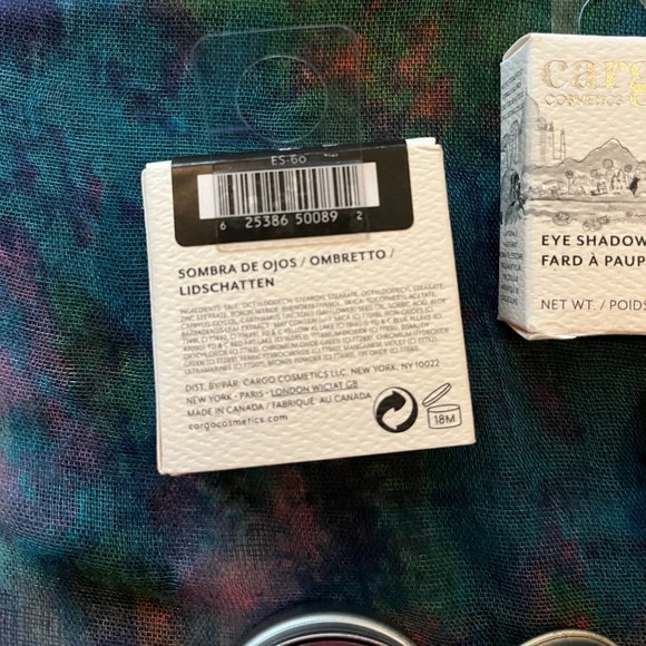 NIB 2 CARGO COSMETICS EYESHADOWS in MORETON BAY PLUM - Picture 3 of 4